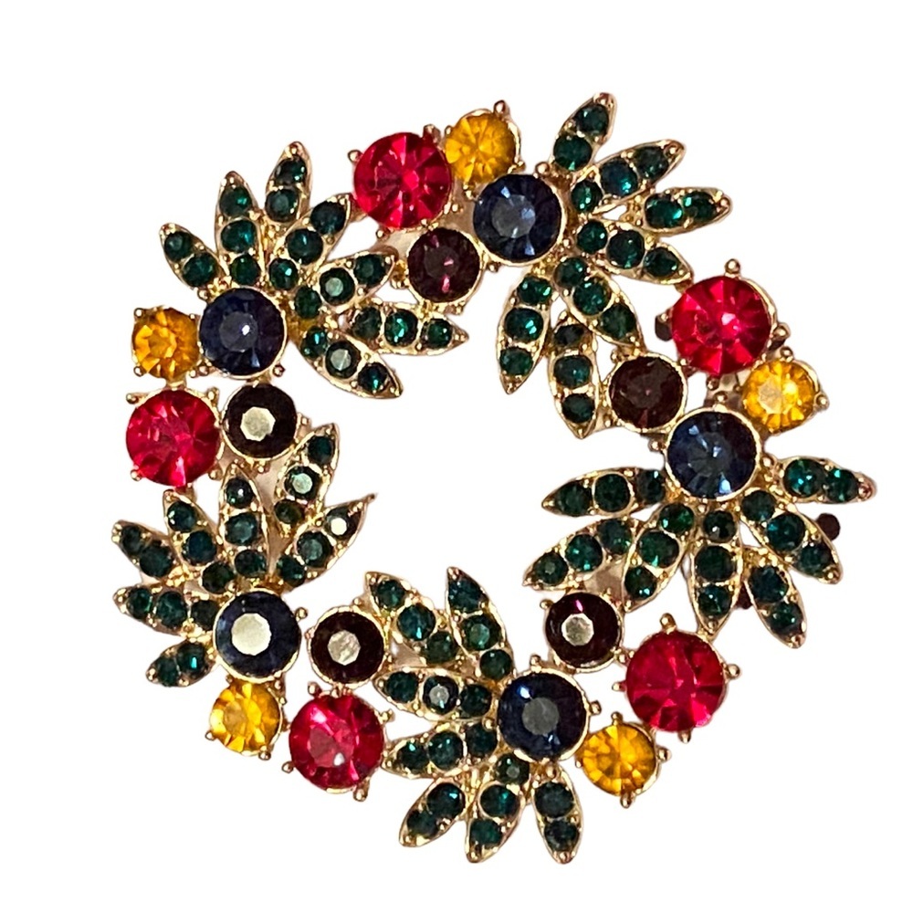 {Charter Club} Gold-Tone holiday Wreath Brooch